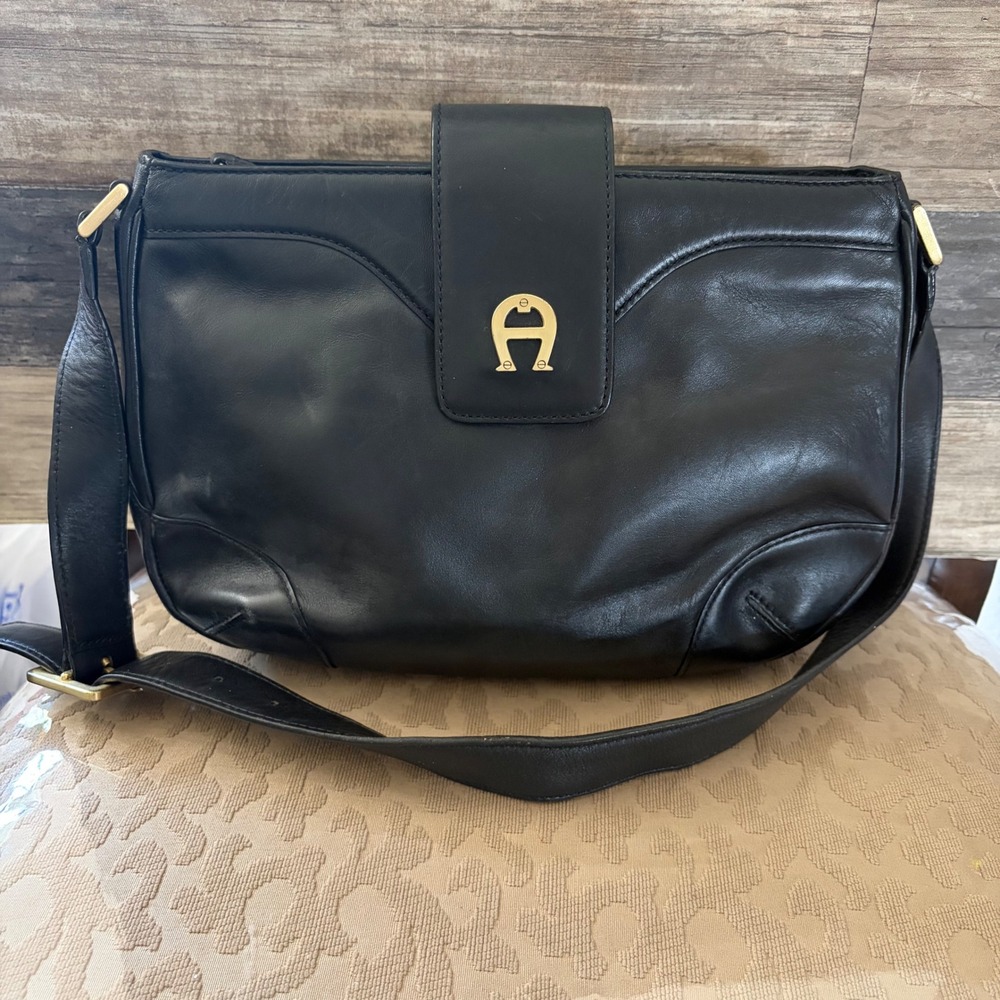 Etienne Aigner Black Leather Shoulder Bag Gold Horseshoe Logo Crossbody